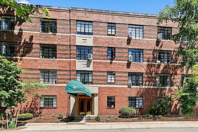 97 Strathmore Rd 2, Boston, MA 02135