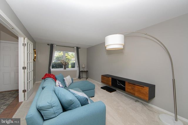 21 FOUNTAIN CT, Cherry Hill, NJ 08034