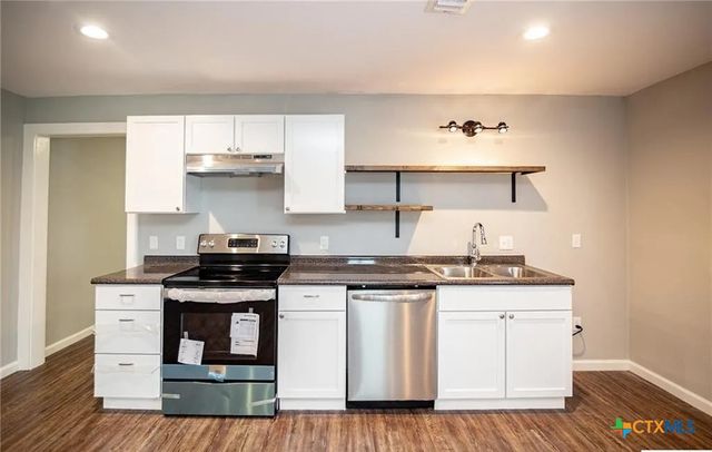 2003 Woodlawn Street front, Victoria, TX 77901