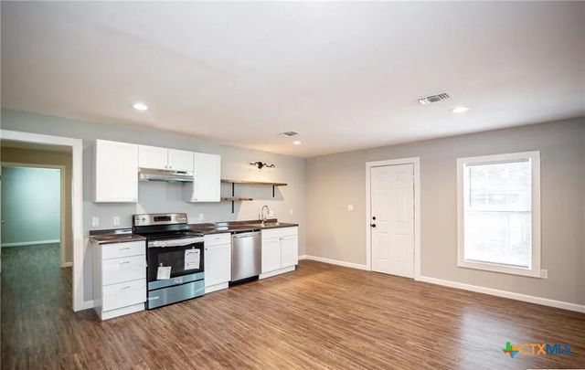 2003 Woodlawn Street front, Victoria, TX 77901