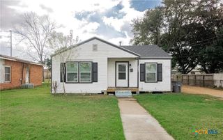 2003 Woodlawn Street front, Victoria, TX 77901