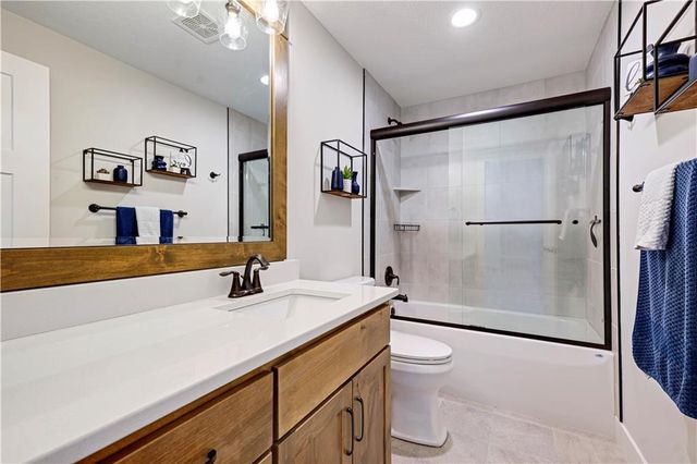 1433 Woodland Road, Greenwood, MO 64034