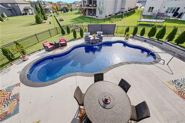 1433 Woodland Road, Greenwood, MO 64034