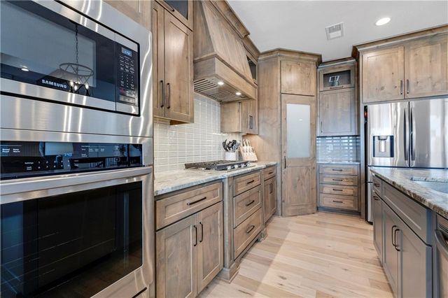 1433 Woodland Road, Greenwood, MO 64034