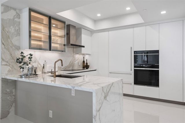 16001 Collins Ave 803, Sunny Isles Beach, FL 33160