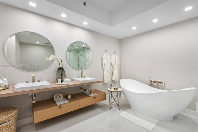 16001 Collins Ave 803, Sunny Isles Beach, FL 33160