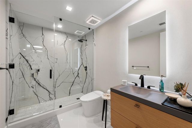 16001 Collins Ave 803, Sunny Isles Beach, FL 33160