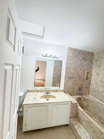 31 Crossings Cir G, Boynton Beach, FL 33435