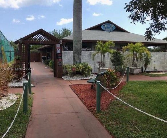 31 Crossings Cir G, Boynton Beach, FL 33435