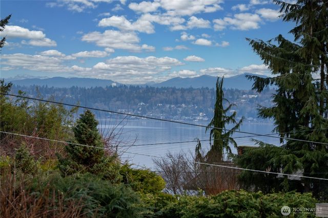 4343 SW 307th Street, Federal Way, WA 98023