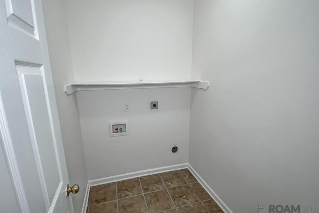 5345 Faulkner Dr, Darrow, LA 70725