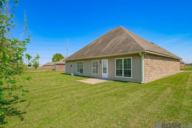 5345 Faulkner Dr, Darrow, LA 70725