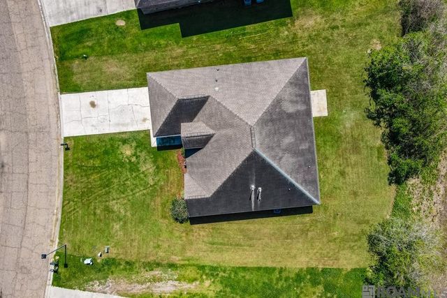 5345 Faulkner Dr, Darrow, LA 70725