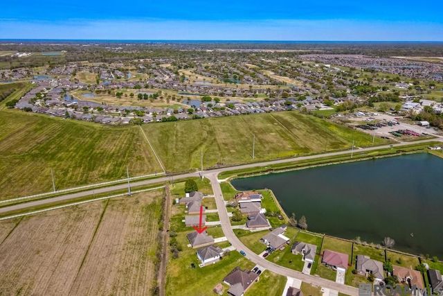 5345 Faulkner Dr, Darrow, LA 70725