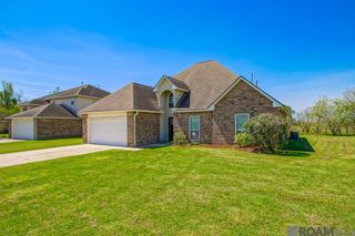 5345 Faulkner Dr, Darrow, LA 70725