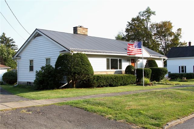 7 Juliand Street, Bainbridge, NY 13733