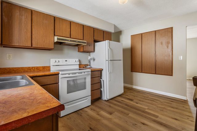 607 S Glover Avenue, Urbana, IL 61802