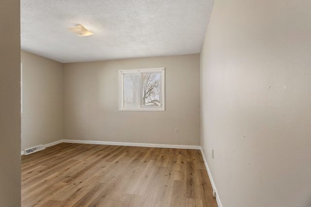 607 S Glover Avenue, Urbana, IL 61802