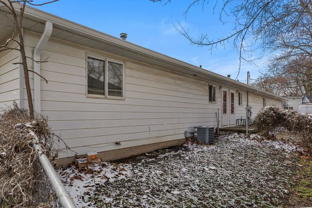 607 S Glover Avenue, Urbana, IL 61802