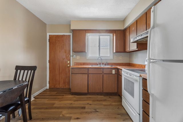 607 S Glover Avenue, Urbana, IL 61802