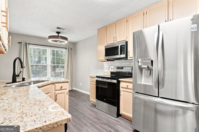 657 Wedgewood Drive, Woodstock, GA 30189