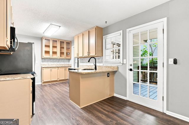 657 Wedgewood Drive, Woodstock, GA 30189