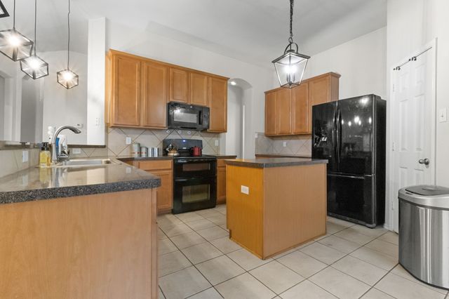 4844 Summer Oaks Lane, Fort Worth, TX 76123