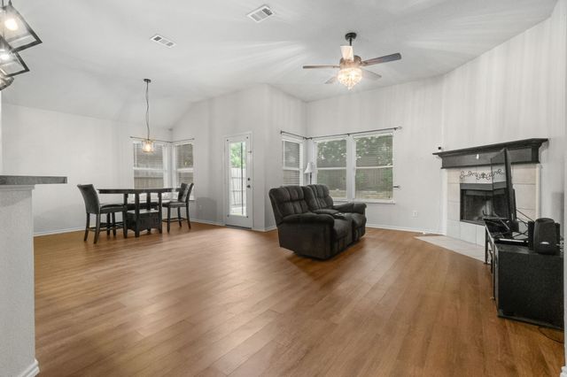 4844 Summer Oaks Lane, Fort Worth, TX 76123