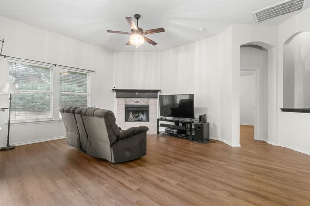 4844 Summer Oaks Lane, Fort Worth, TX 76123