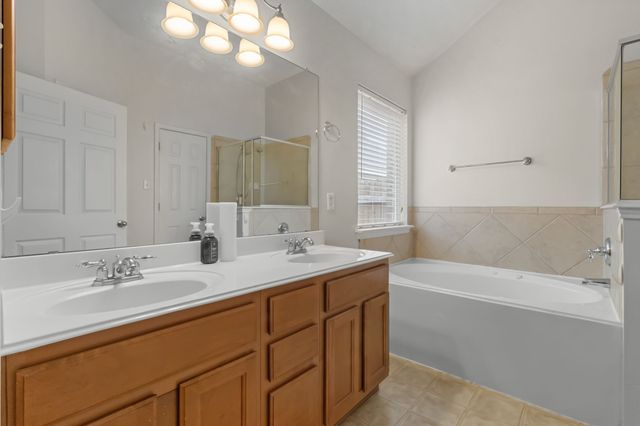 4844 Summer Oaks Lane, Fort Worth, TX 76123