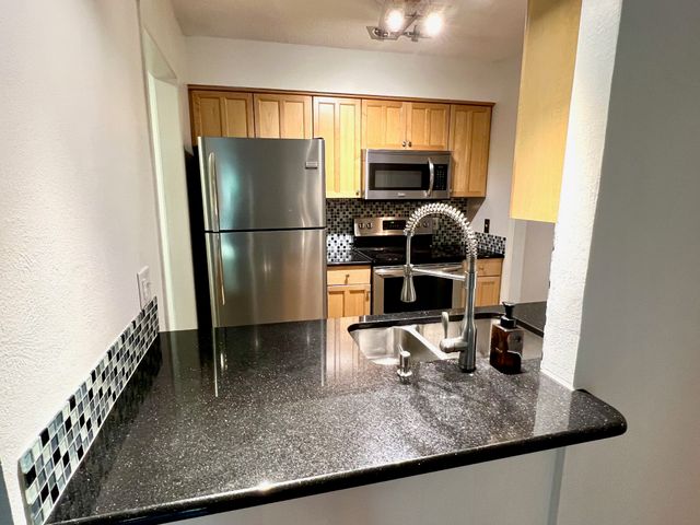 4845 Cedar Springs Road 368, Dallas, TX 75219