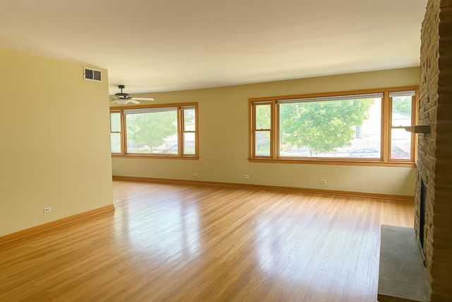 7935 Karlov Avenue A, Skokie, IL 60076