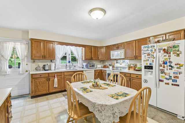 7 Diana Hill, Huntington, NY 11743
