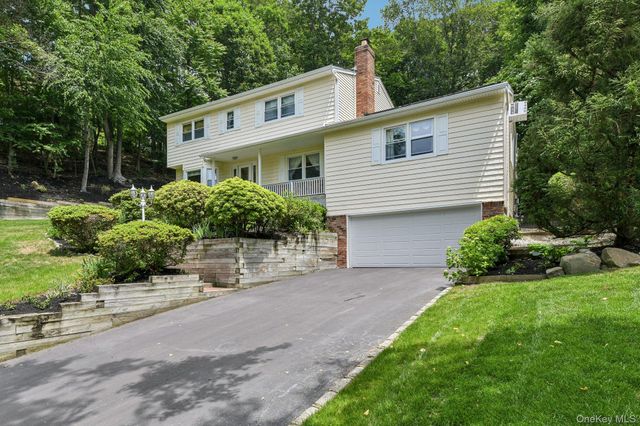 7 Diana Hill, Huntington, NY 11743