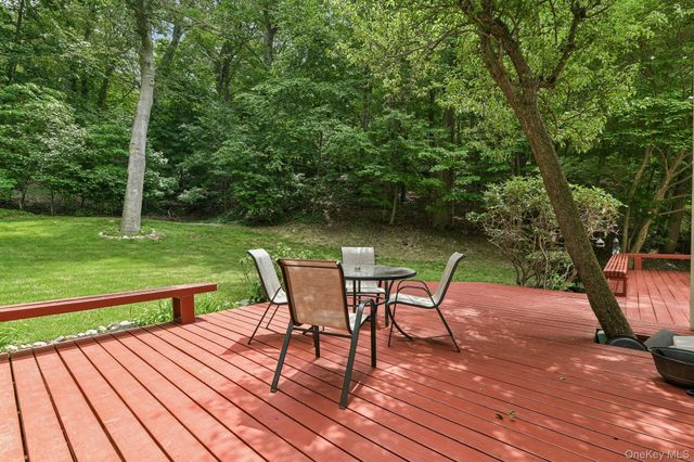 7 Diana Hill, Huntington, NY 11743