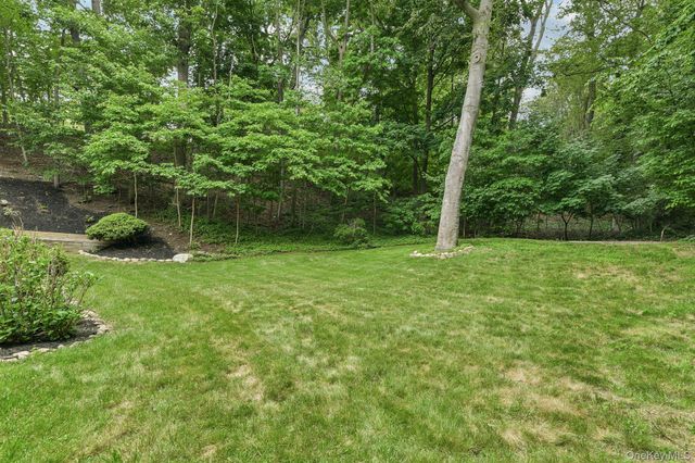 7 Diana Hill, Huntington, NY 11743