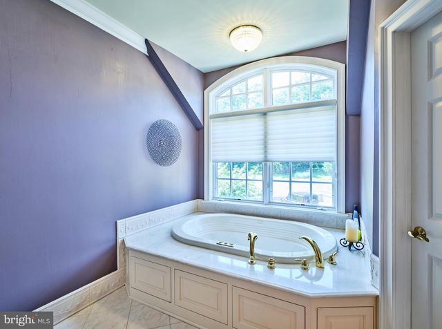 6020 ATKINSON RD, New Hope, PA 18938