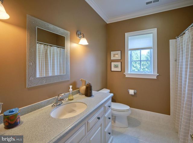 6020 ATKINSON RD, New Hope, PA 18938