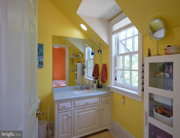 6020 ATKINSON RD, New Hope, PA 18938