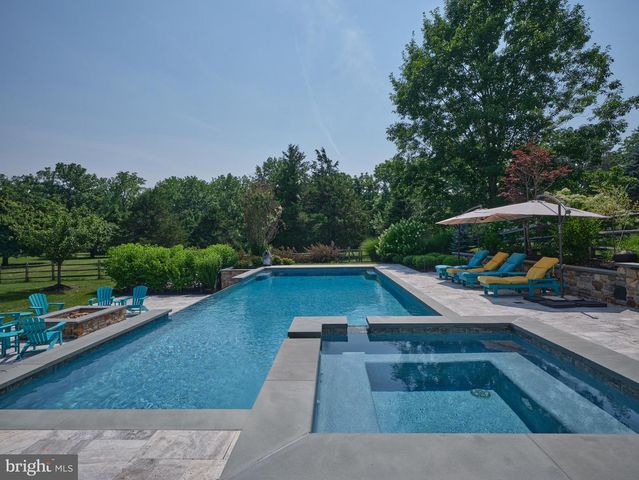 6020 ATKINSON RD, New Hope, PA 18938