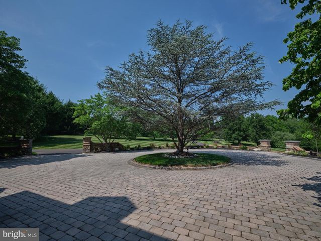 6020 ATKINSON RD, New Hope, PA 18938