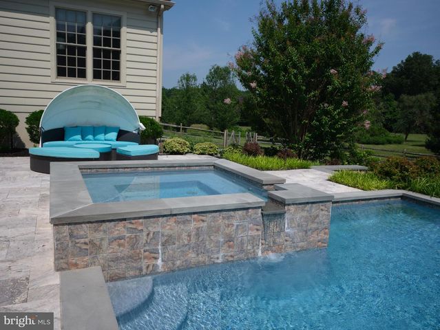 6020 ATKINSON RD, New Hope, PA 18938