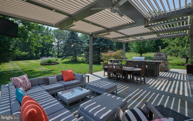 6020 ATKINSON RD, New Hope, PA 18938