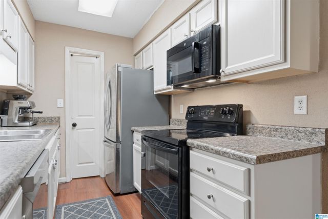1007 Patton Creek Ln, Hoover, AL 35226