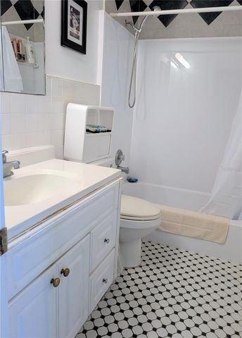 8055 112TH STREET 403, Seminole, FL 33772