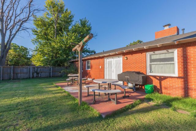 2422 N Christine Street, Pampa, TX 79065