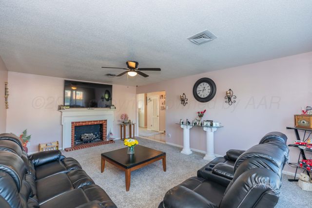 2422 N Christine Street, Pampa, TX 79065