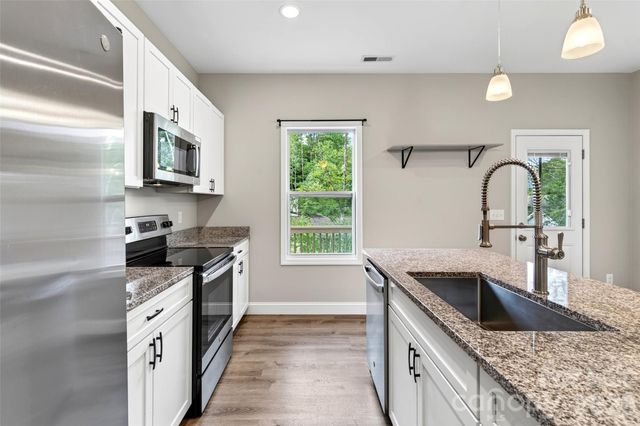 88 Walker Street, Black Mountain, NC 28711