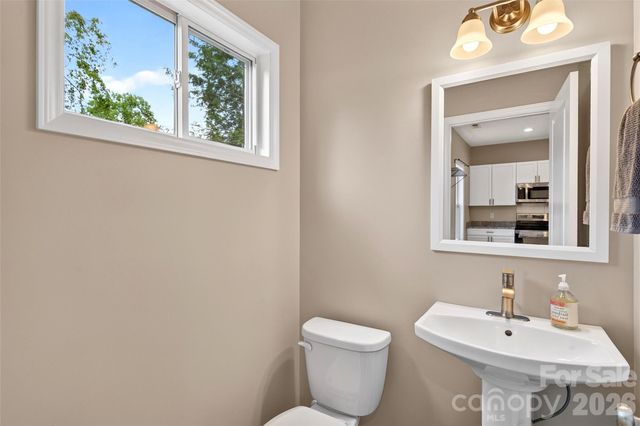 88 Walker Street, Black Mountain, NC 28711