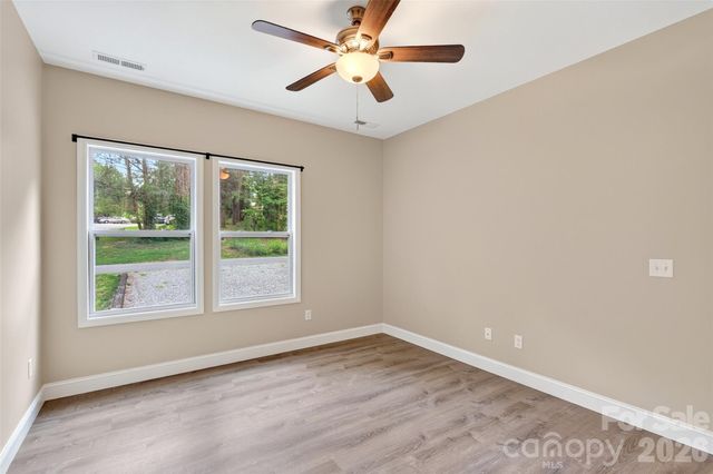 88 Walker Street, Black Mountain, NC 28711